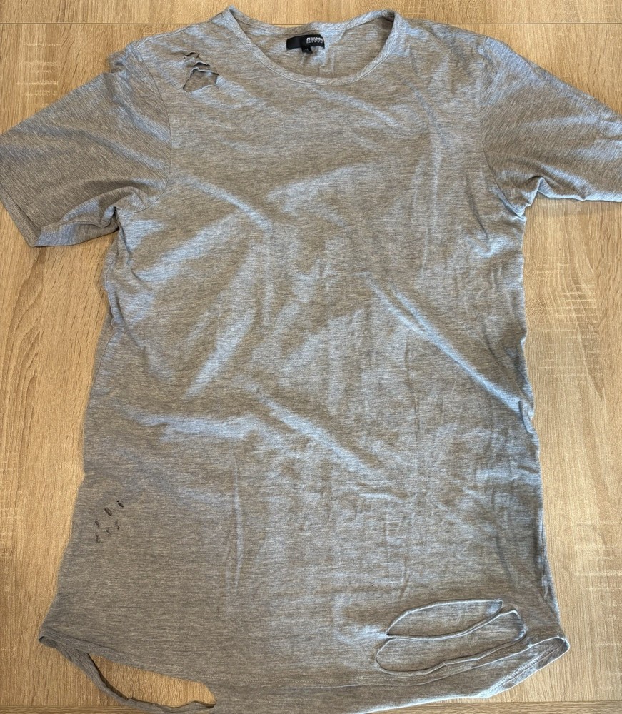 Elwood Men's Distressed Style Grey Curved Hem T Shirt Size M
