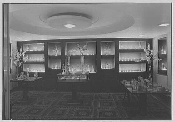 Photo:Steuben Glass, business at 718 5th Ave., New York City. Antique room