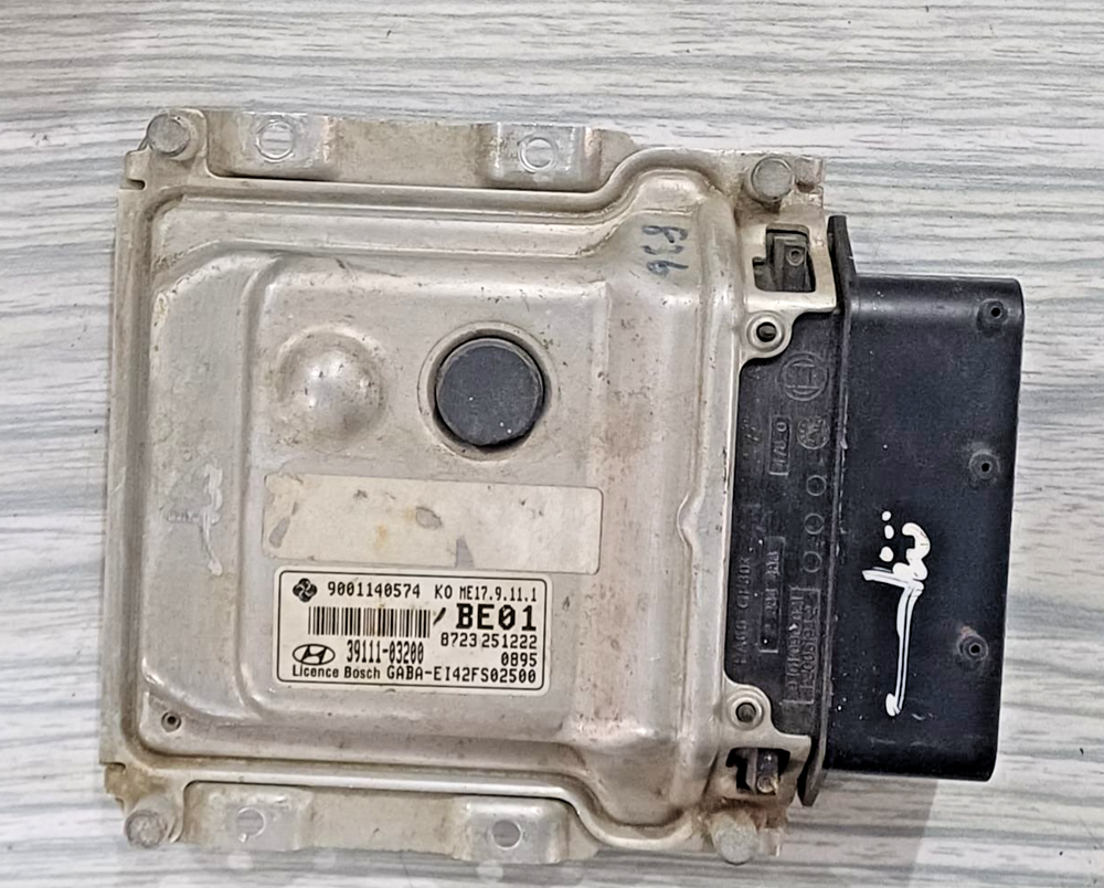 For Hyundai 39111-03200 Car Engine Computer Board Ecu ME17.9.11.1 Worldwide Ship