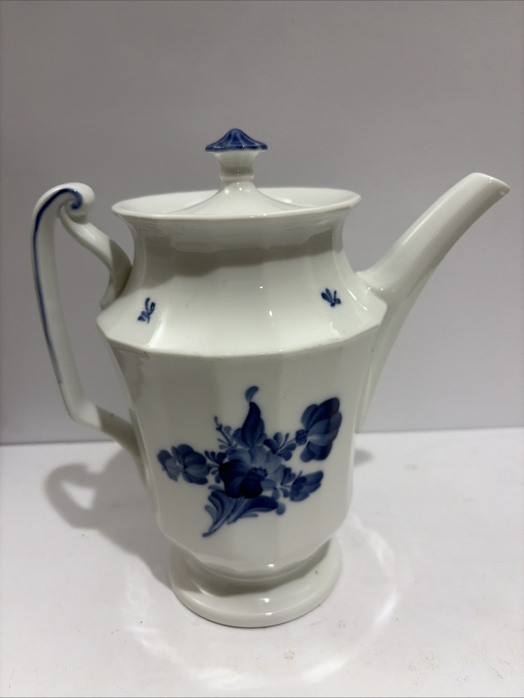 Vintage Royal Copenhagen Blue Flowers,5 Cup Coffee Pot With Lid 9 1/8