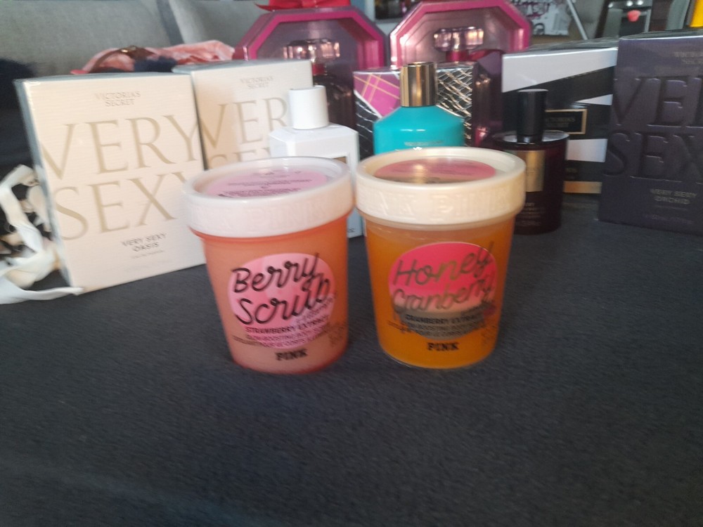 Victoria's Secret Pink Body Scrub Exfoliating Shower Smoothing Extracts 10 Oz Vs