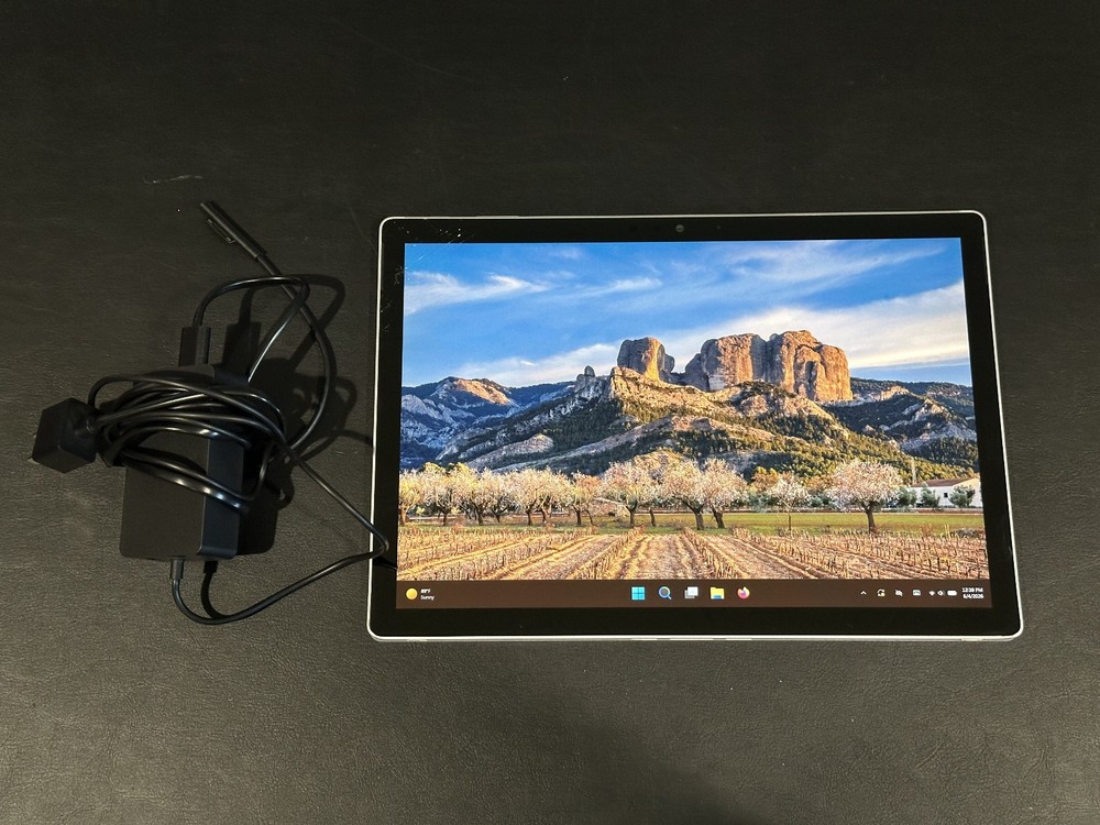 Microsoft Surface Book 2 - 13.5