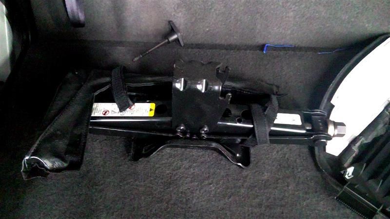 ENCLAVE   2012 Jack 1039903601 NO FOAM TRAY NO SPARE TIRE