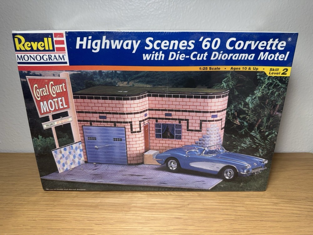 Highway Scenes '60 Corvette w Die-Cut Motel Diorama REVELL 85-7802 SEALED Model