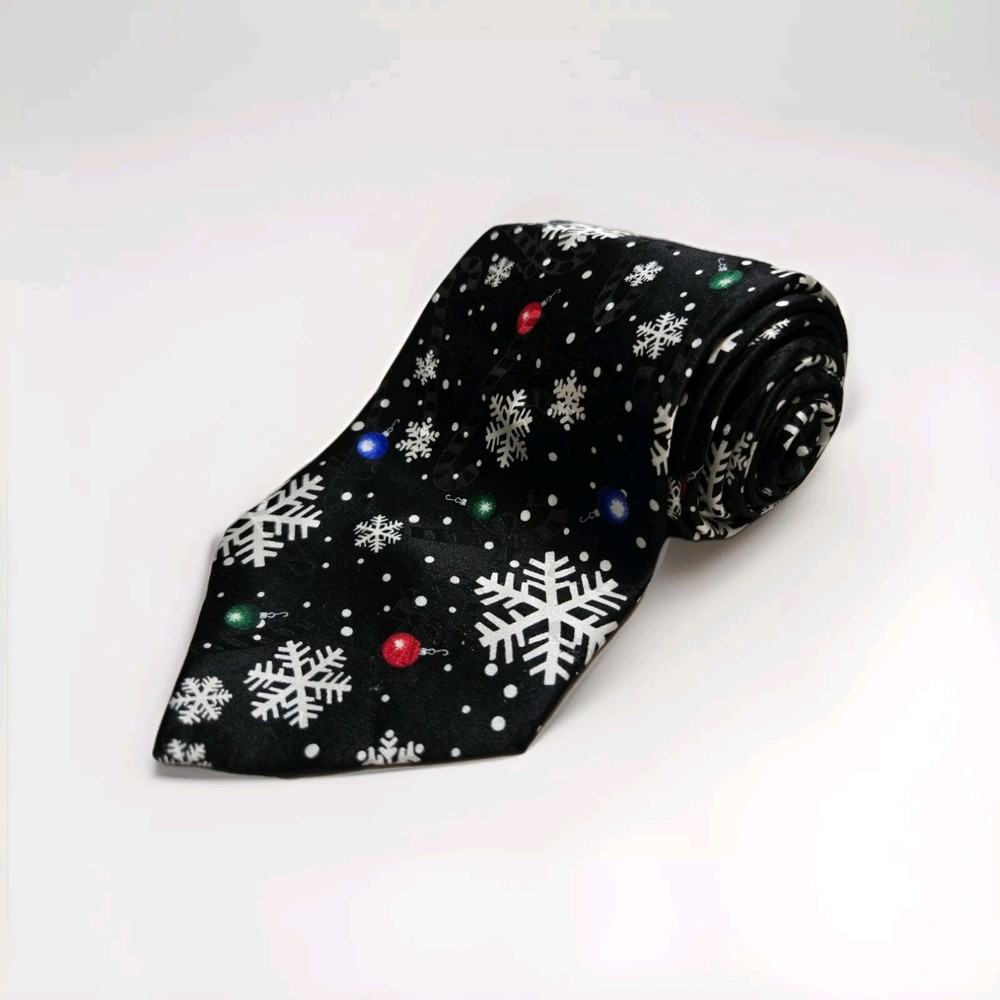 Festive Hallmark Christmas Men's Tie for Holiday Style