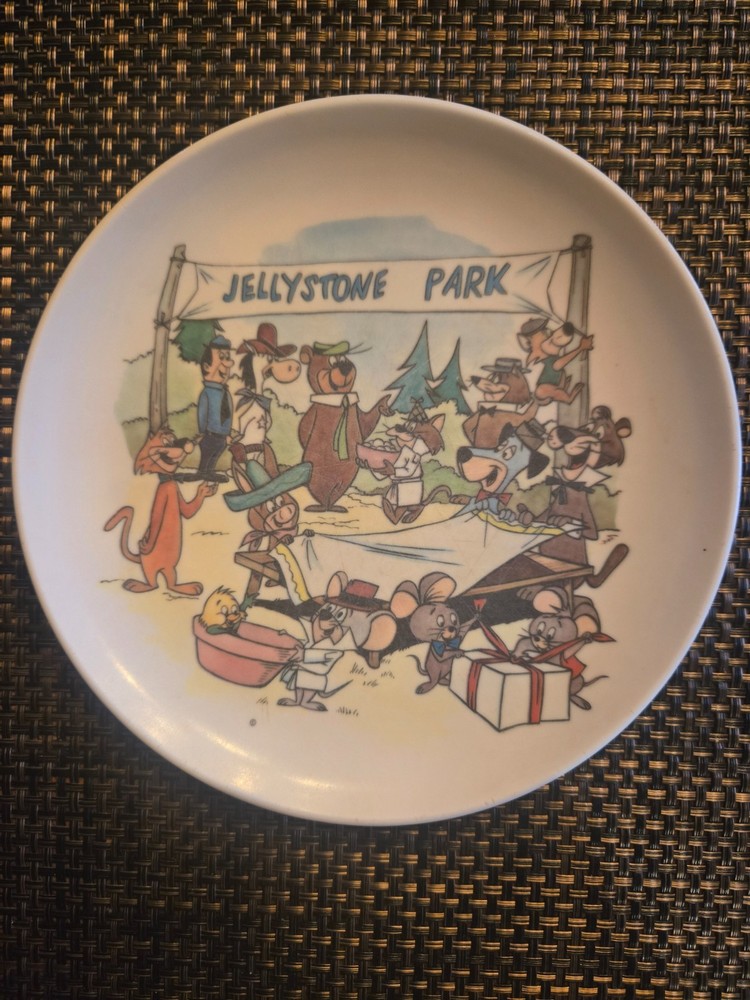 Vintage Hanna Barbera Yogi Bear Jellystone Park Plastic Plate Multicolor Cartoon