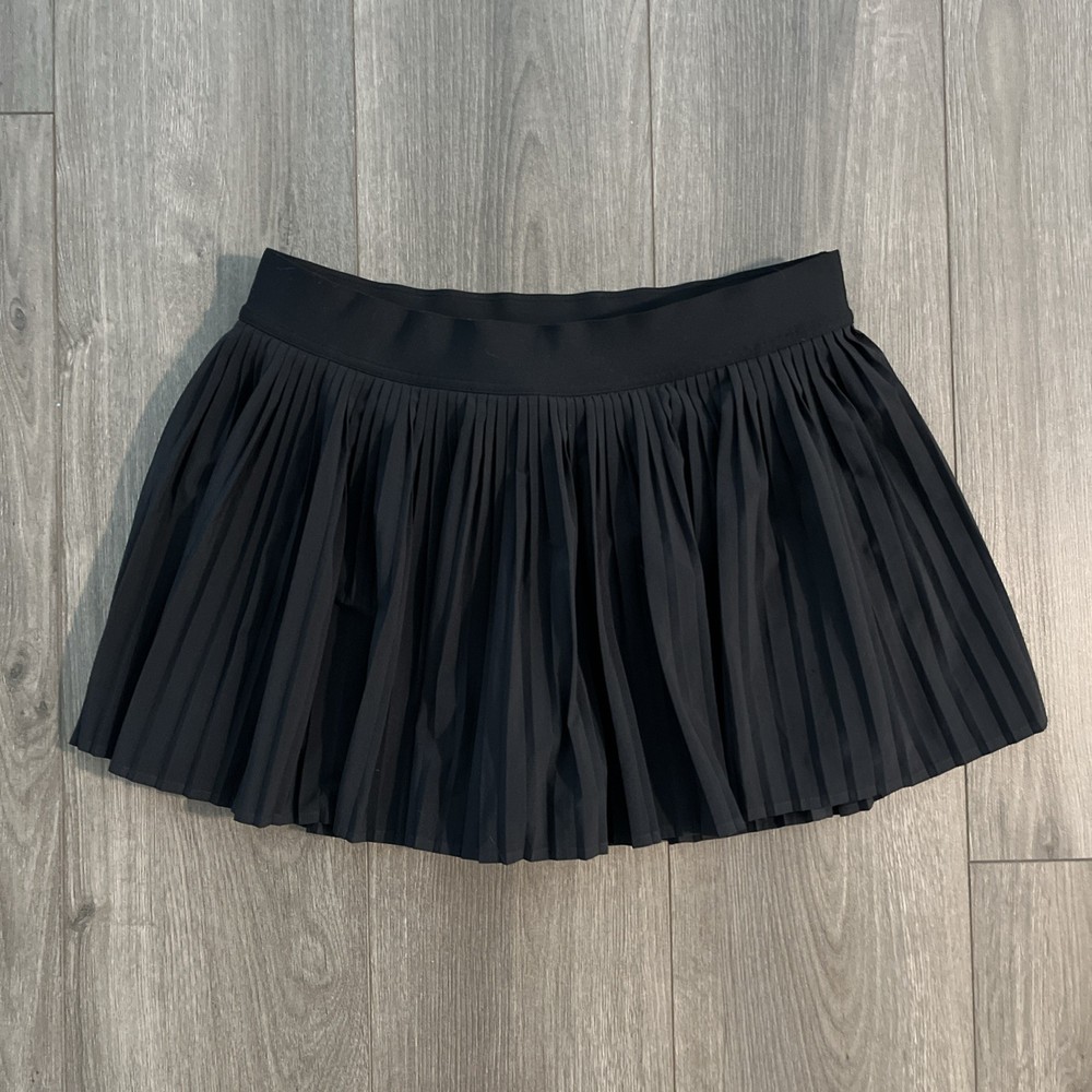 Lululemon Athletic Pleated Skort Womens 10  Built-In Shorts/Side Pockets Black