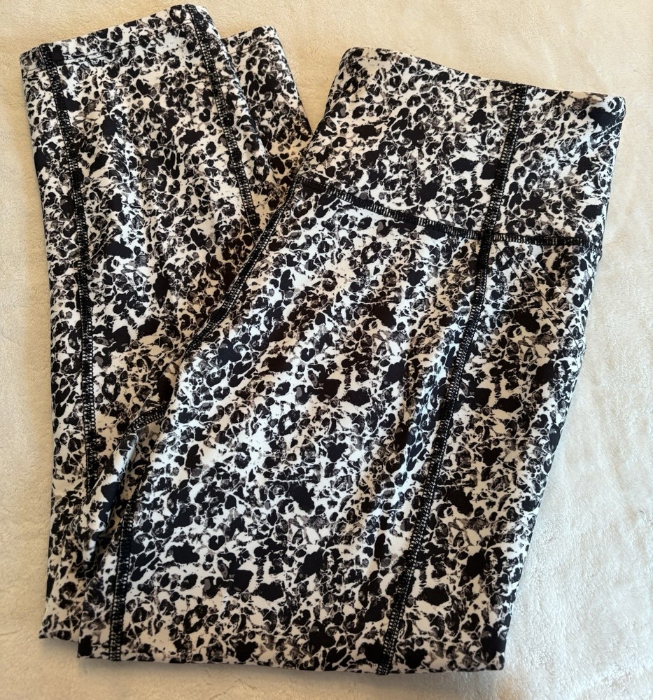 Marika Black and White Women's Athletic Leggings