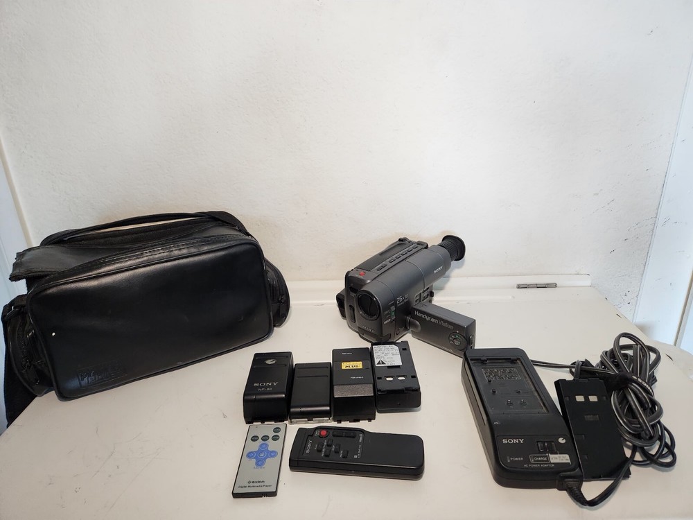 Sony Handycam Vision CCD-TRV22 Video Camera Recorder
