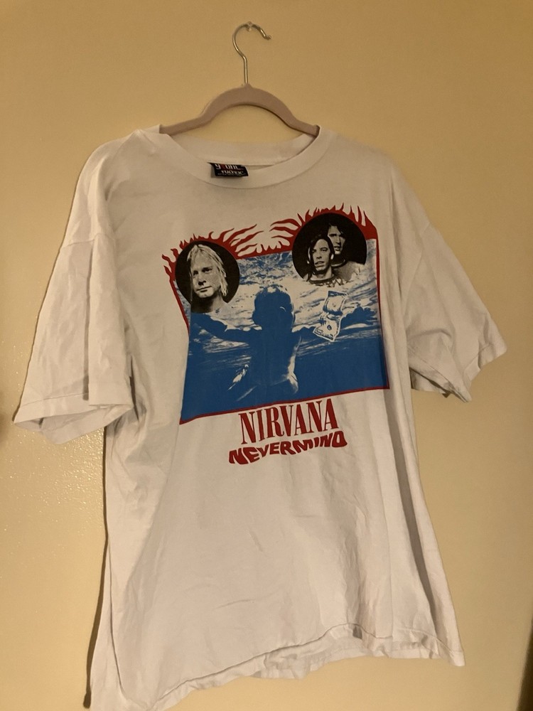 Nirvana 1992 Vintage Kurt Cobain David Grohl Krist Novoselic T-Shirt Nevermind