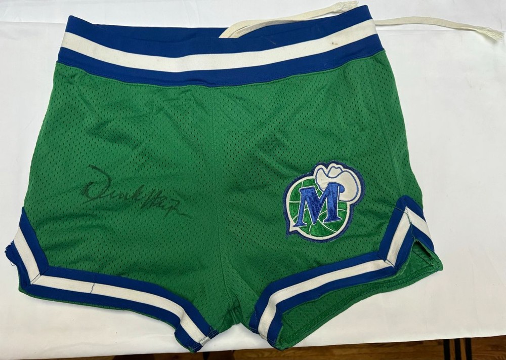 SIGNED GAME USED DEREK HARPER DALLAS MAVERICKS 1980s POWERS SHORTS *SIZE 34*