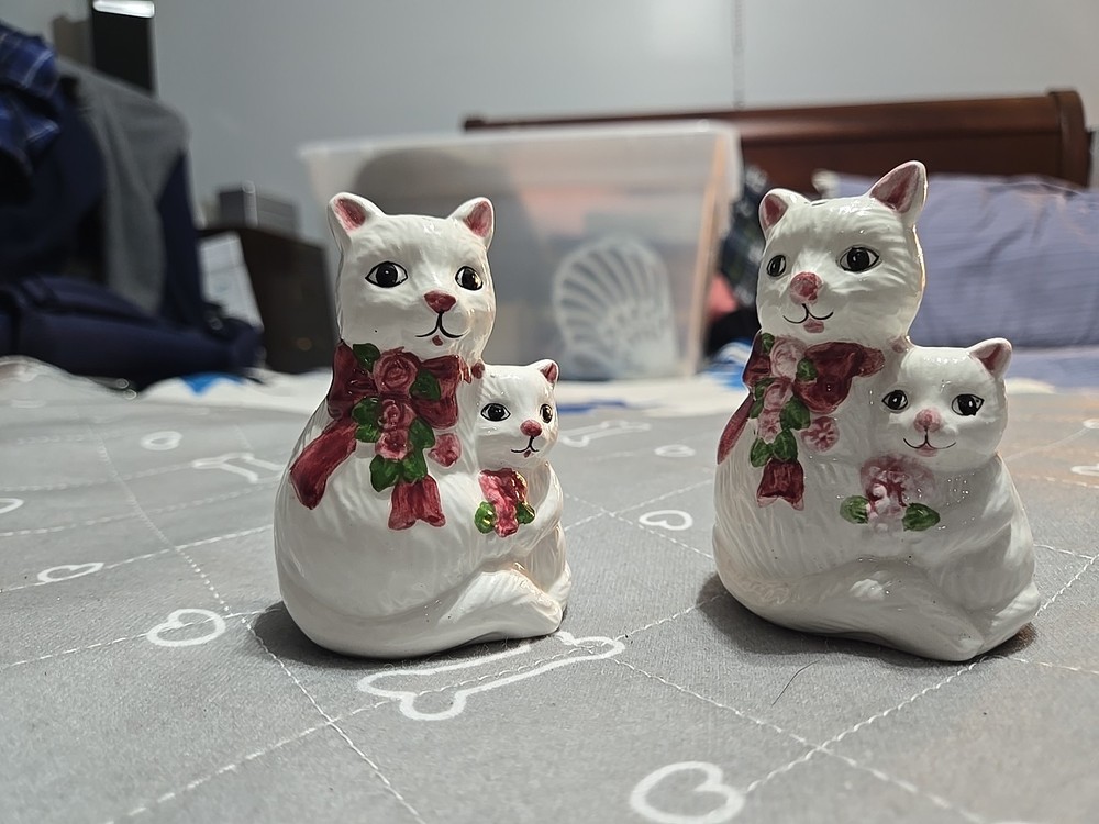 Vintage Kittens Salt & Pepper Shakers