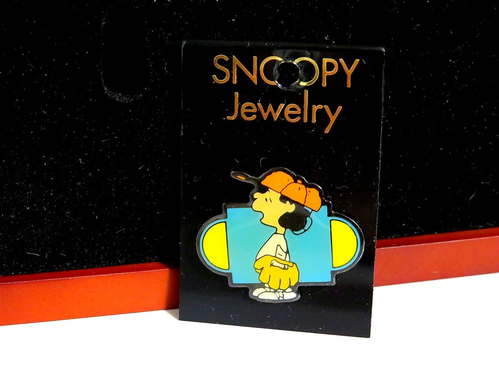 Snoopy Peanuts Charlie Brown Lucy Metal Lapel Pin Jewelry