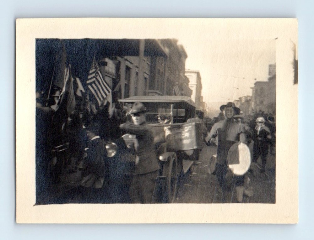 Old Vintage Photo MILITARY PARADE STREET SCENE ARMY SOLDIERS AMERICAN FLAG
