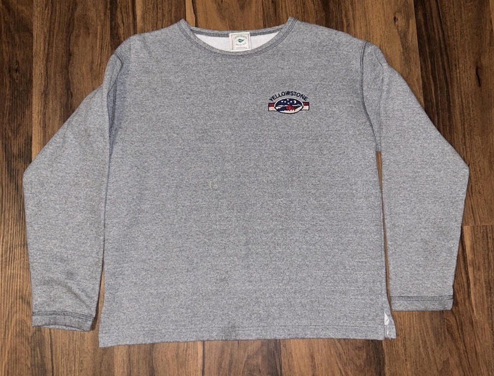 Vintage Yellowstone Sweatshirt Woman’s Size Small Green Brand Recycled Yarn