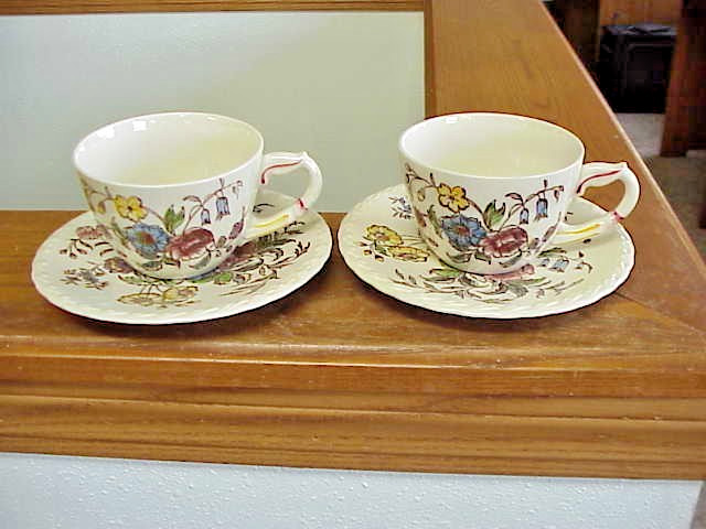 2 Vtg Vernon Kilns Hand Painted May Flower Cups & Saucers