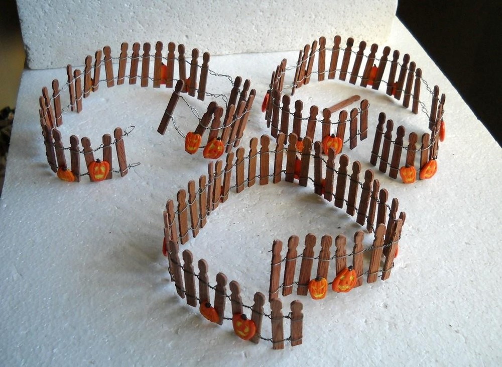 LEMAX Spooky Town Halloween Accessory Wire Wooden Pumpkin Fence 3-pc