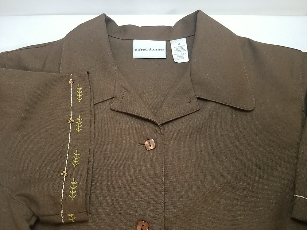 Alfred Dunner Womens 14 Embroidered Short Sleeve Button Up Top Brown