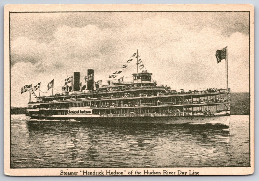Sketches~Steamer Hendrick Hudson of River Day Line B&W~Vintage Postcard