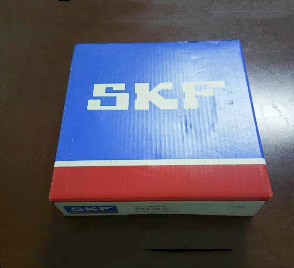 NEW SKF 29320 E spherical roller thrust bearing 1PCS #NN
