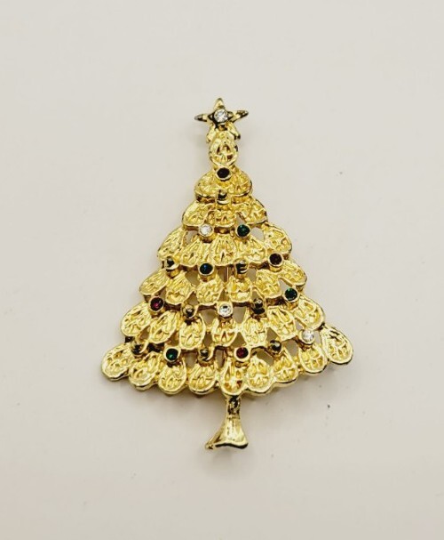 Christmas Tree Brooch Pin with star Crystal TEXTURED Gold tone Vintage #60