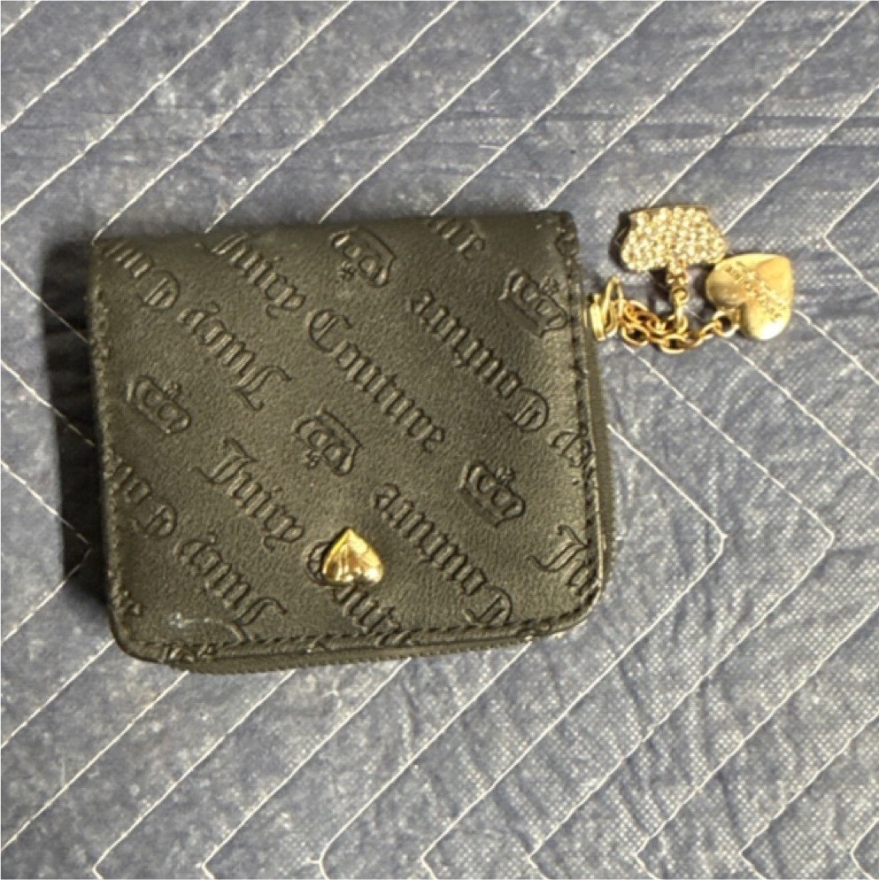 Juicy Couture Black Beige Women's Wallet Logo Heart Zipper Folding