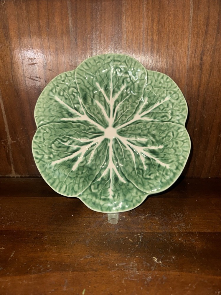 BORDALLO PINHEIRO Green Cabbage Leaf 9” Plate Ceramic Portugal  EUC