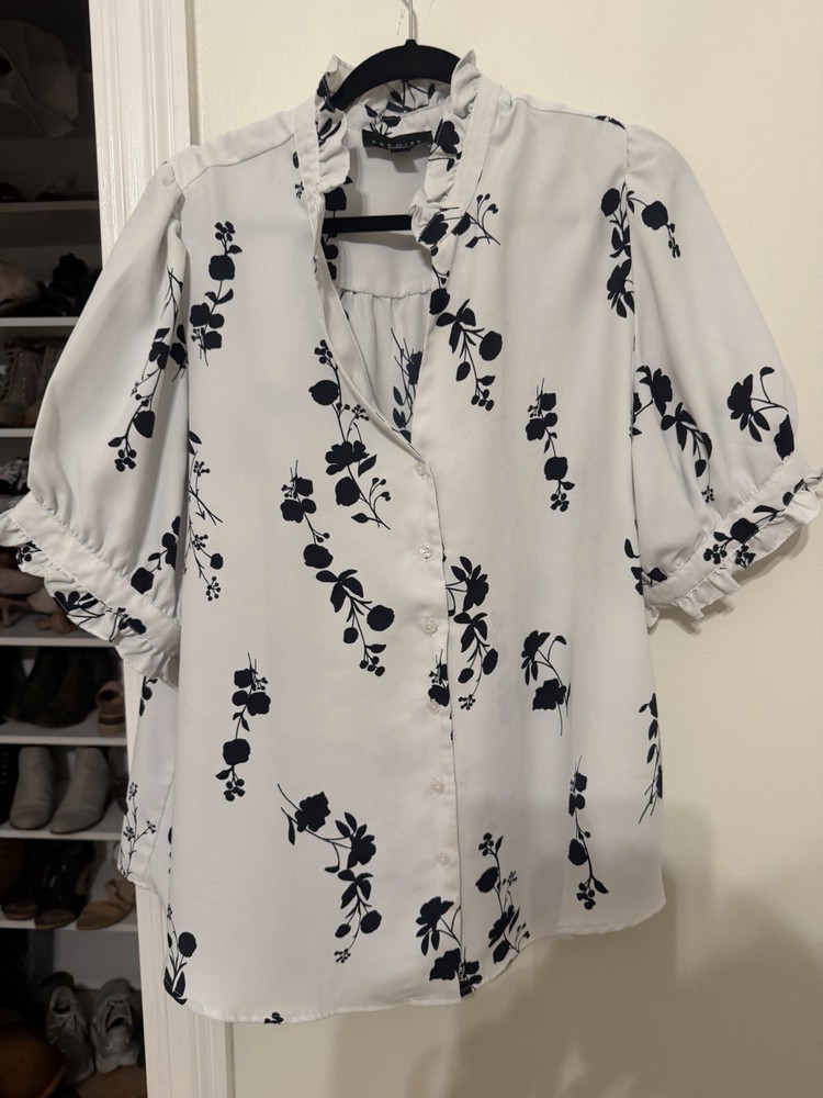 Premise Women's White and Navy Blue Floral Pull Over Blouse Size 1X