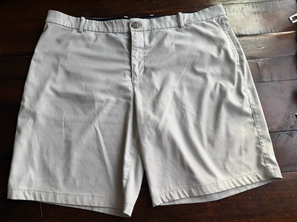 Nike Golf Shorts Mens 42 Dri-Fit Standard Fit Chino Stretch Flat Front Tan Khaki