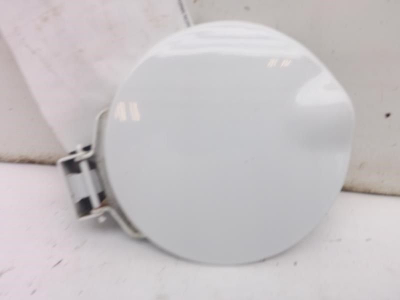 95 CIRRUS FUEL FILLER DOOR 133094