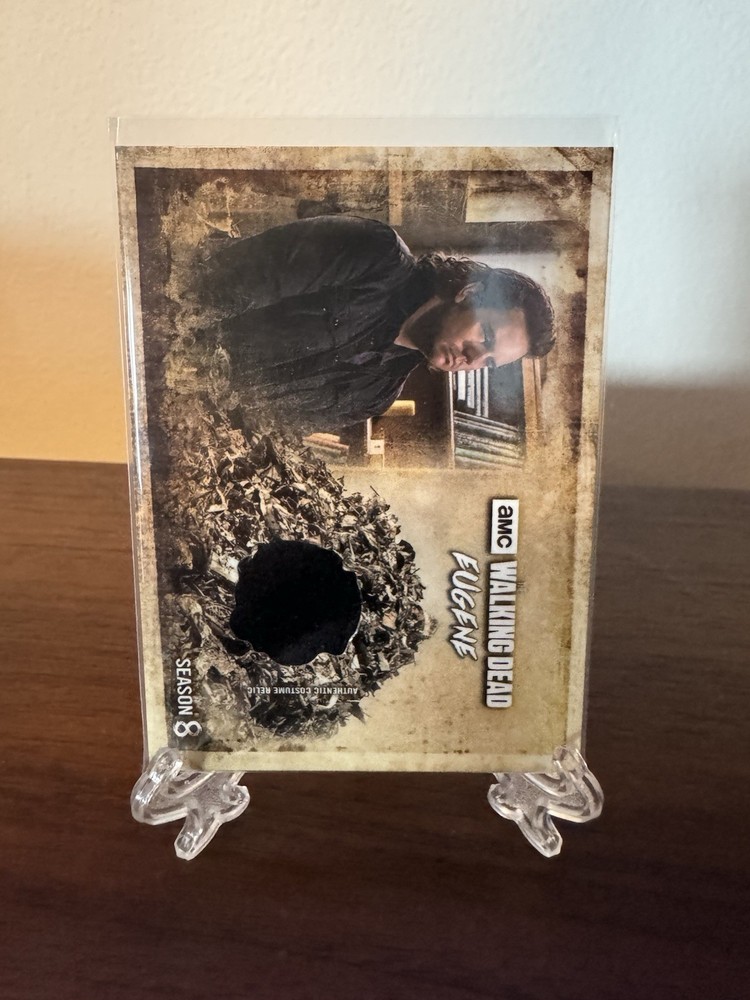 2018 Topps The Walking Dead Season 8 Part 1 Costume Relic EUGENE PORTER - RC-E