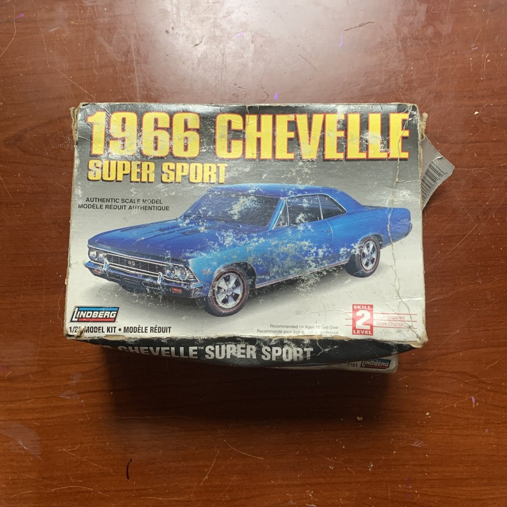 Lindberg 1966 Chevelle Super Sport 1/25 Scale Model Kit