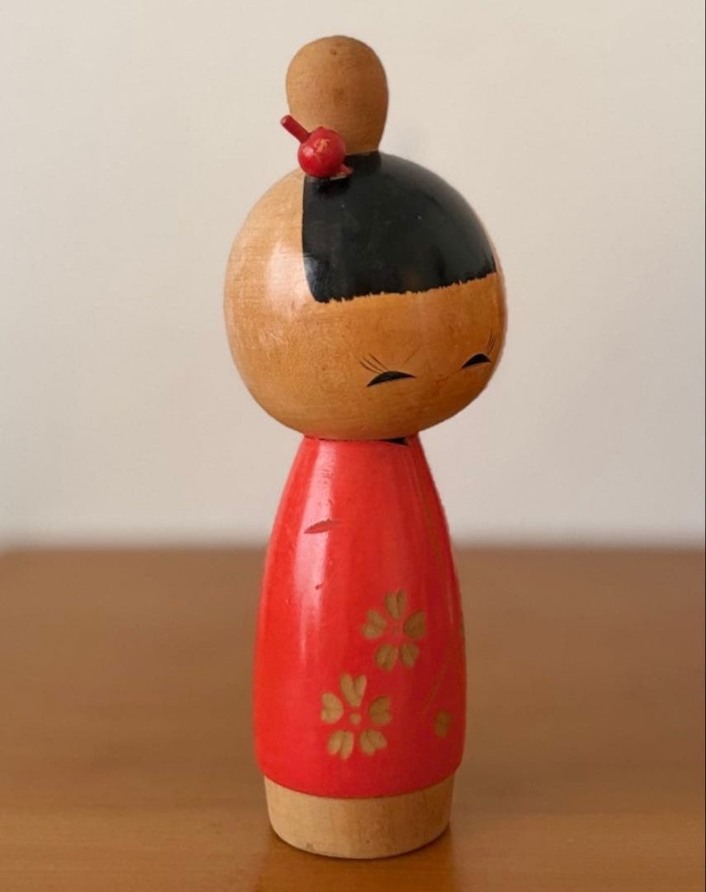 Chie Tamura Creative Kokeshi Wooden Doll 17cm Red Floral Design