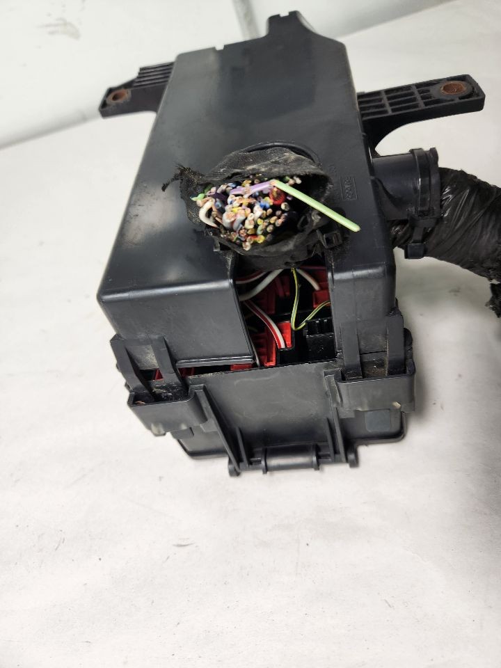 Used Fuse Box Engine fits: 2012 Ford Mustang  Grade ACheck the pictures and seller’s note for full details-image