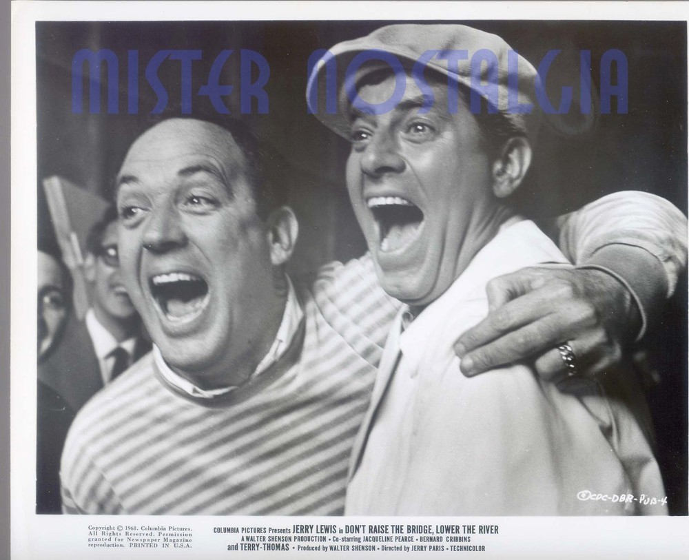 Vintage Photo 1968 Jerry Lewis and director Jerry Paris laugh it up Don't Raise