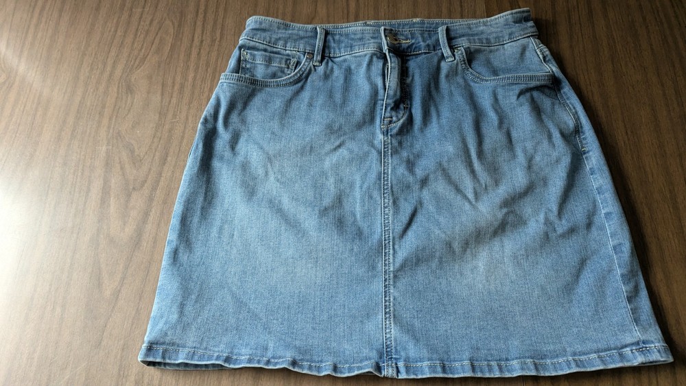 TOMMY BAHAMA Boracay Ludigo Denim Skirt Size 10 Med. Wash