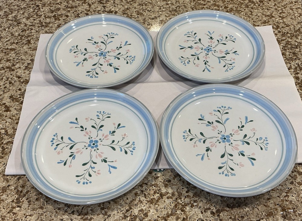 Set Of 4 Fascino Stoneware  Plates  Salad/Dessert Japan 7.5 Inches Discontinued