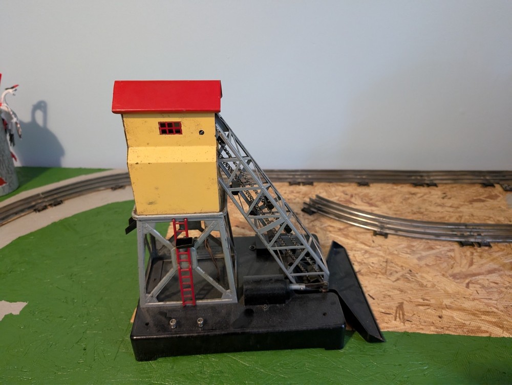 Lionel 6-32921 Electric Coal Elevator Station