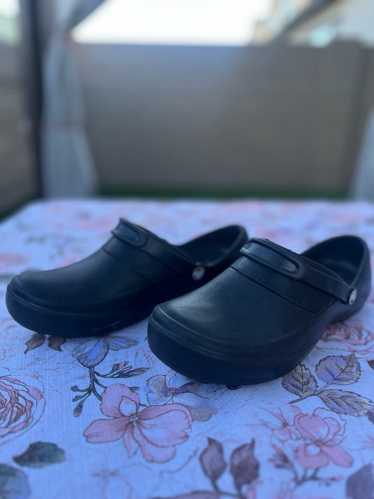 Crocs Black Clogs Slip On Non Slip Comfort Work Shoes Women's Size W9