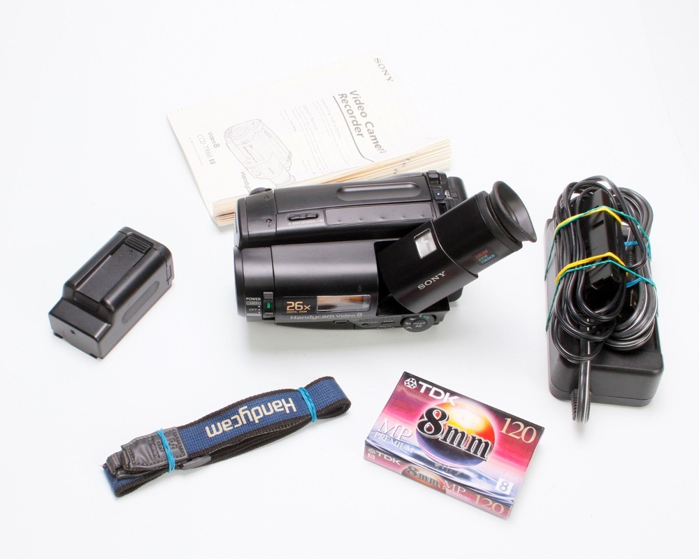Sony CCD-TR66 Standard Definition Video8 Camcorder (Black)