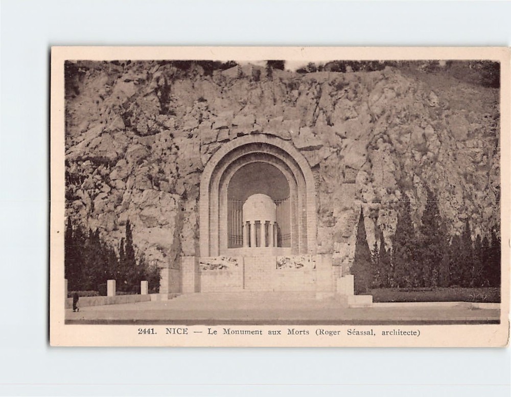 Postcard Le Monument aux Morts Nice France