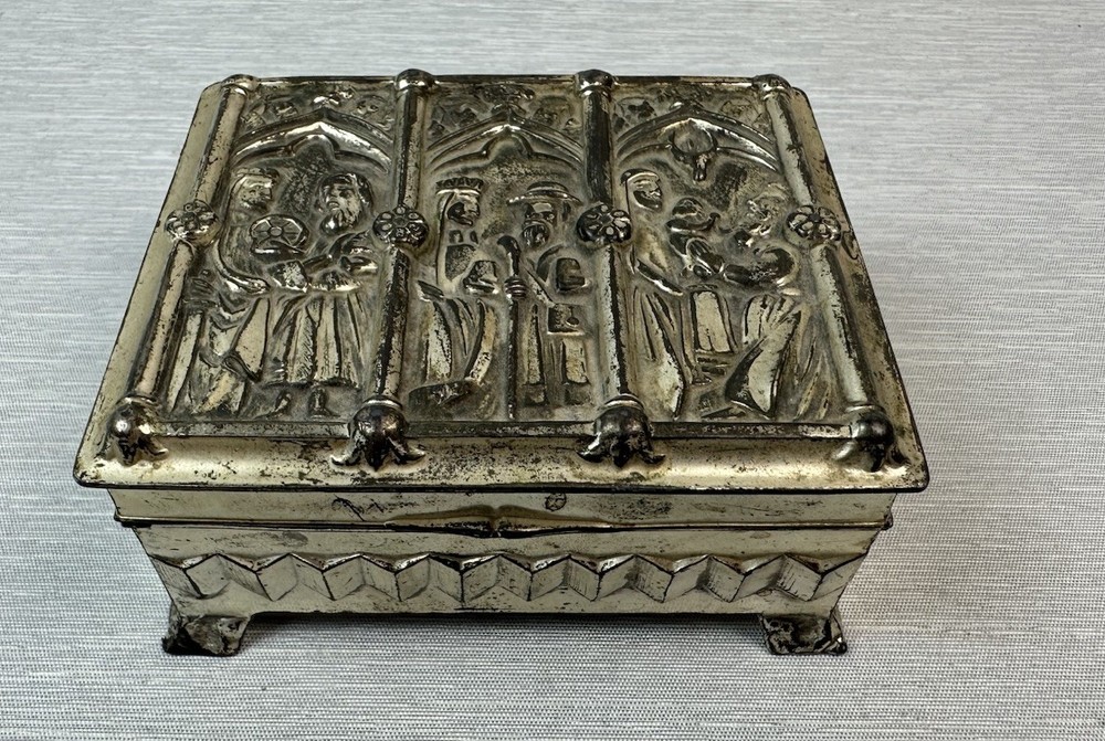 Vintage Silver Plate Hinged Jewelry Trinket Box Nativity Royalty Figurines