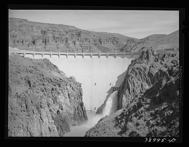 Photo:Owyhee Dam Malheur County Oregon 1941 Spillway Dam Canyon View