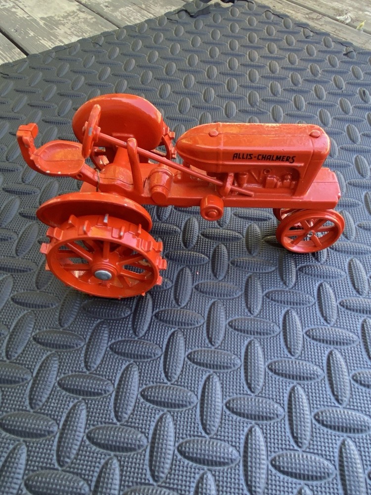 Allis Chalmers RC 1/16 Scale Diecast Farm Tractor Collectible Model