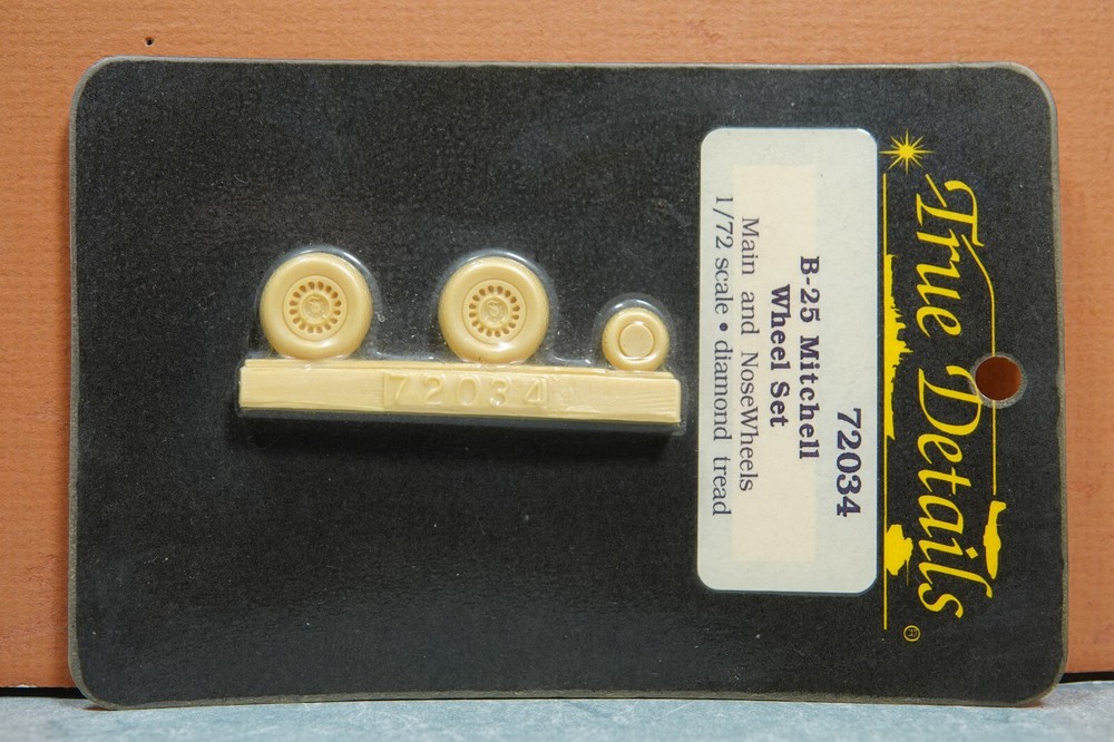 1/72 True Details B-25 Mitchell Diamond Tread Wheel Set 72034