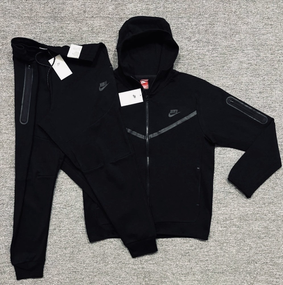 NWT - Nike Men's Black Tracksuit Set Size LARGE Fleece Hoodie & Pants