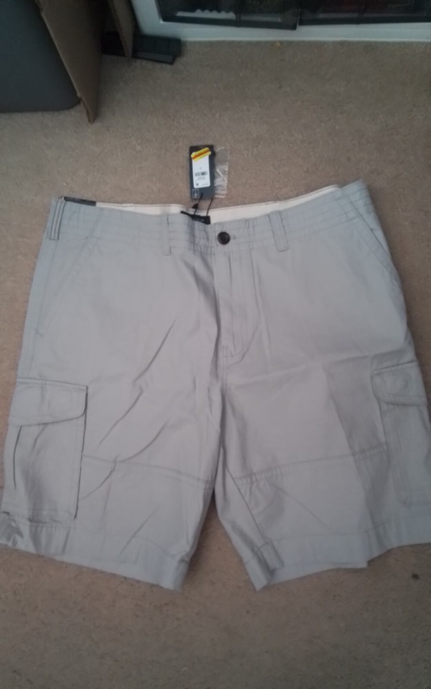 Men's Tommy Hilfiger Light Gray Cargo Shorts Size 42