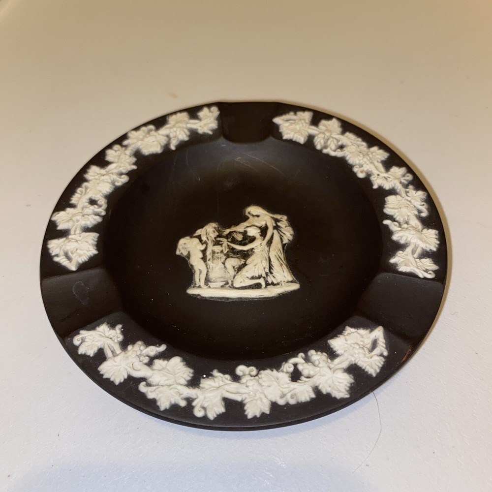 Vintage Wedgwood  Ashtray Black Jasperware Made in England 4-1/4