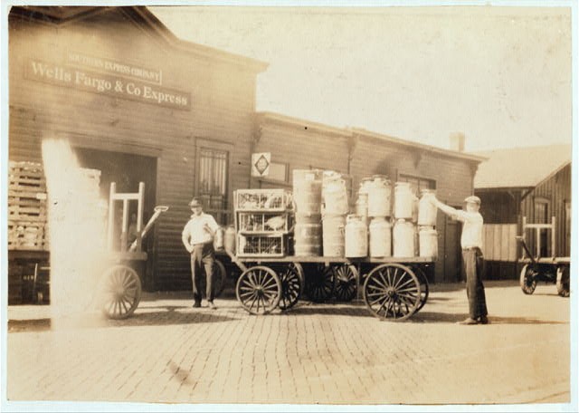 Springfield Missouri 1916 Wells Fargo Express Depot Men Milk Cans Crates