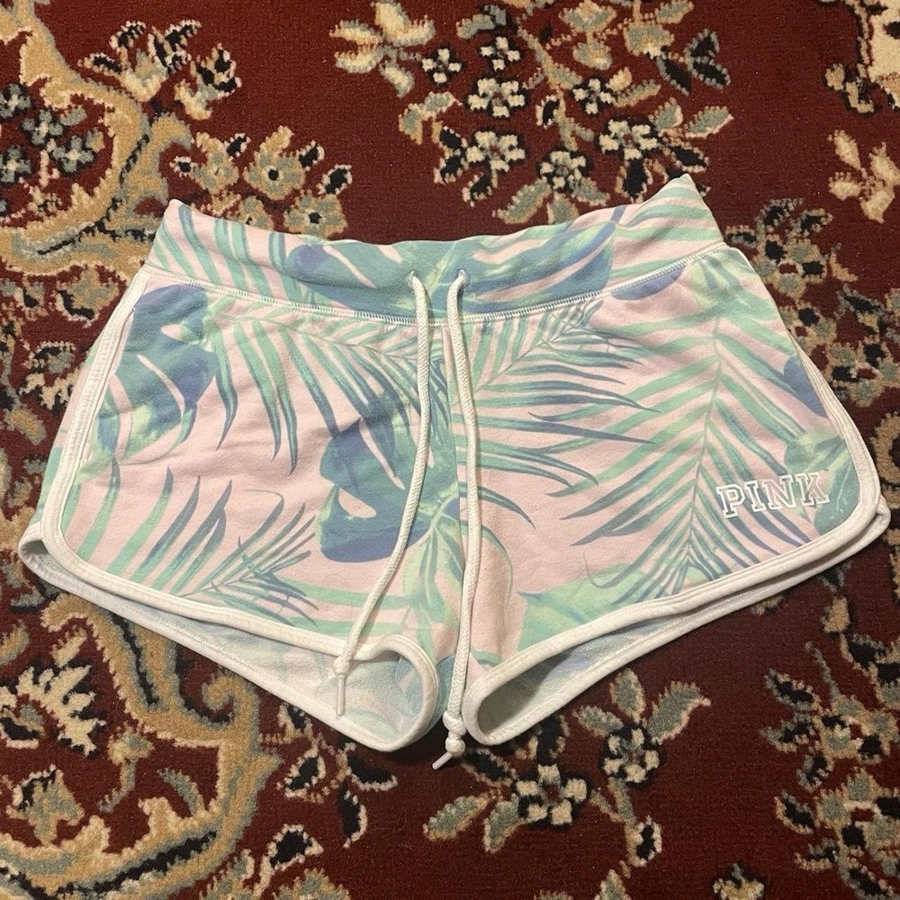 Victoria’s Secret PINK pink and green palm leaf print cotton shorts  Size small